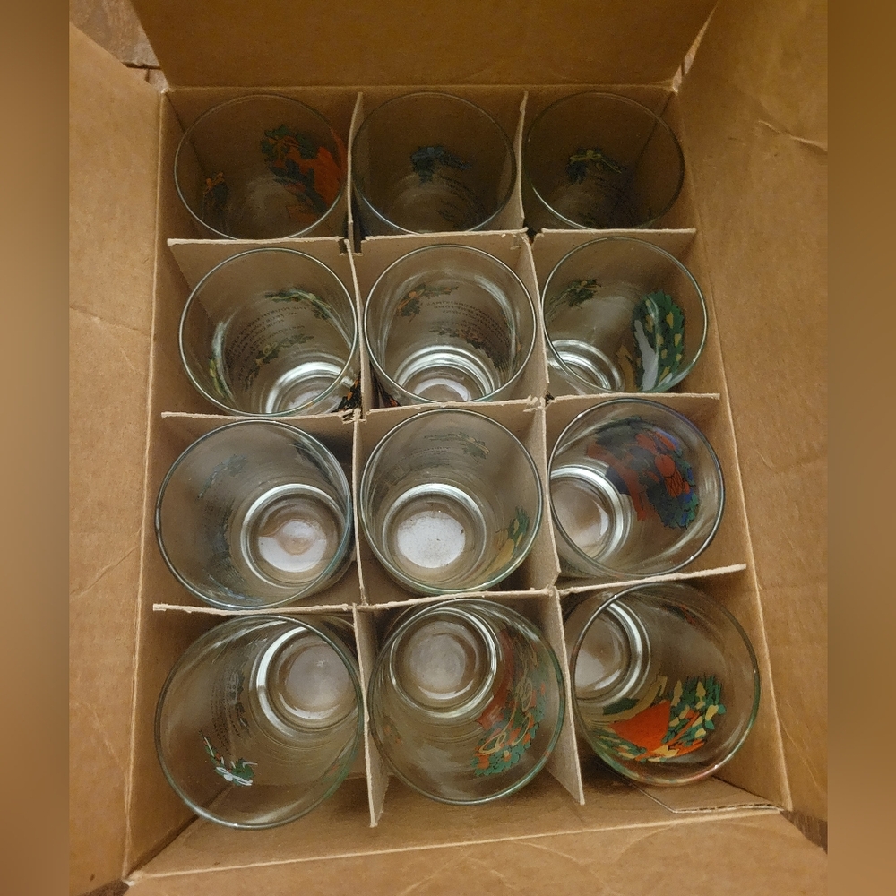 Vintage Indiana Glass 12 Days of Christmas Drinkware Set - Picture 2 of 4
